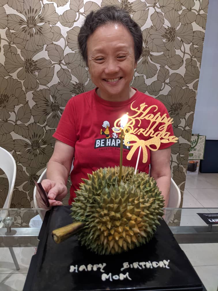 Durian Cake That Looks Like a Durian! Recipe | CupcakeGirl - YouTube